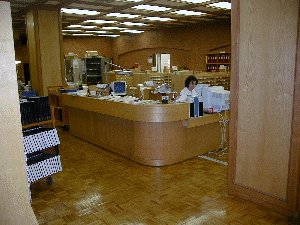 図書館カウンター