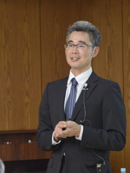 奈良間英樹氏