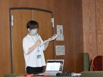 制度の説明をしている様子