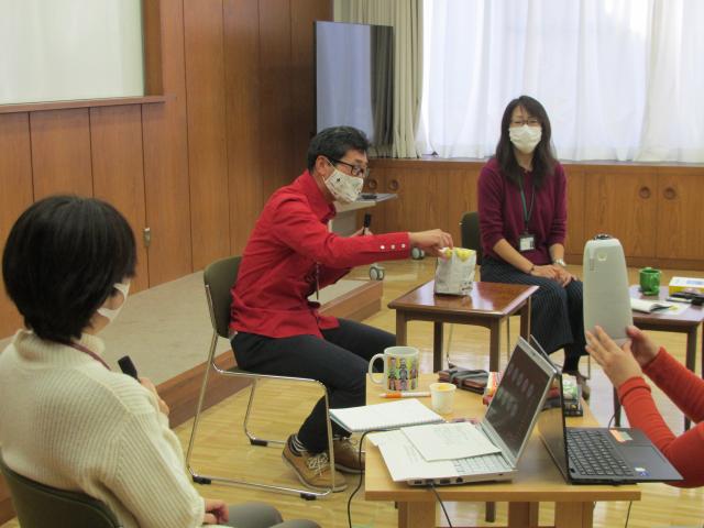 司会進行の様子