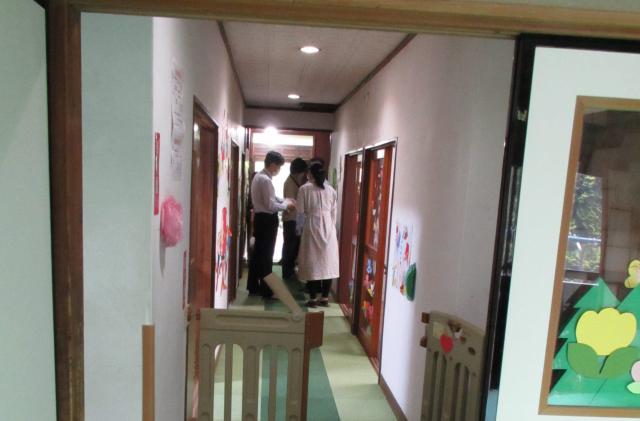 見学者参集