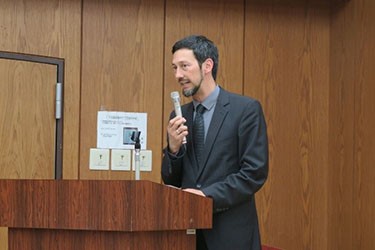 写真18.ドイツバイオマス研究センター熱化学研究領域長によるトレファクション燃料に関する研究紹介の様子