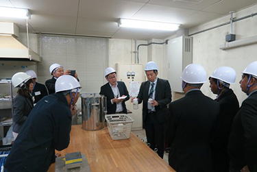 防災特殊実験棟実験室での視察