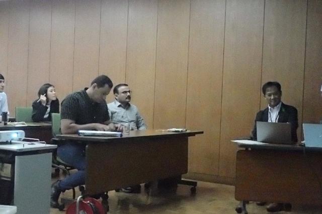 講義中の様子写真02