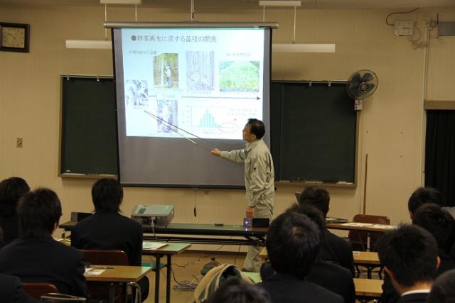 林木育種事業の概要及び、新品種の開発に向けての取り組み状況について説明（3）