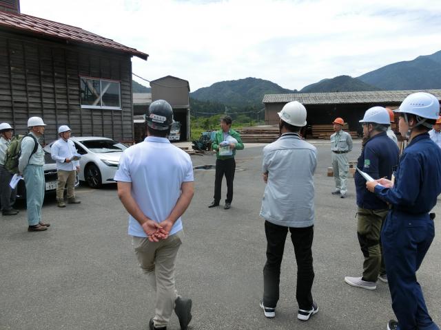 現地見学の様子