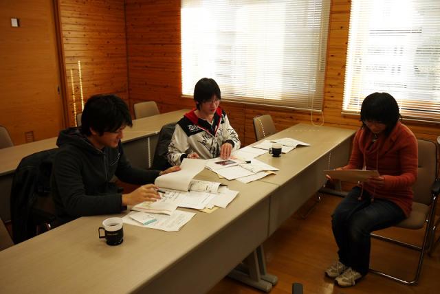 花粉症対策品種の開発状況等の取り組みについて説明