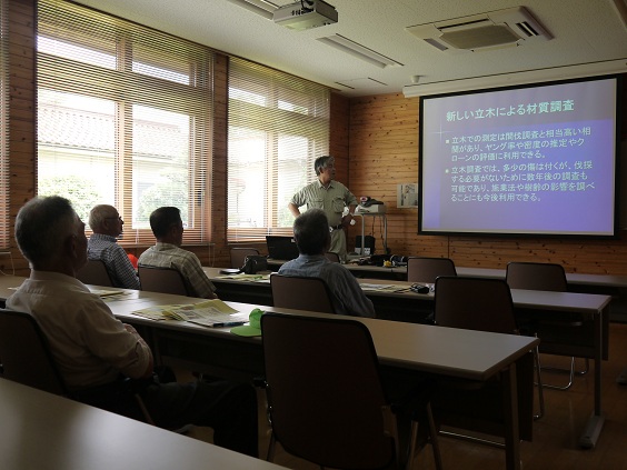幹の炭素貯留量が多い品種の概要及び材質調査の方法等について説明（2）