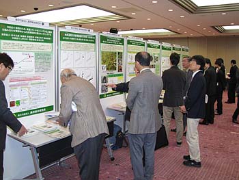 写真6：第8回環境研究シンポジウムポスター展示
