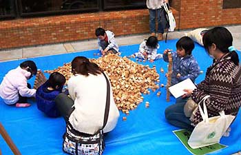 写真8：サイコロで遊ぶコーナー