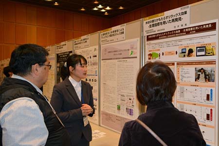 写真2：ポスター発表の様子