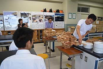 写真1：出前レクチャーの様子1