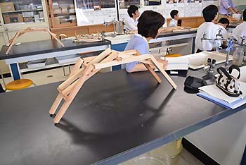 写真4：作りあがった橋の模型