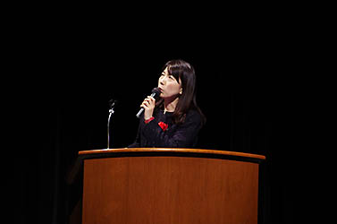 写真7：石川敦子（木材改質研究領域）
