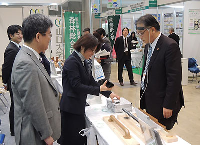 写真4：アグリビジネス創出フェア2016出展の様子4
