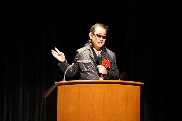写真02：招待講演の様子