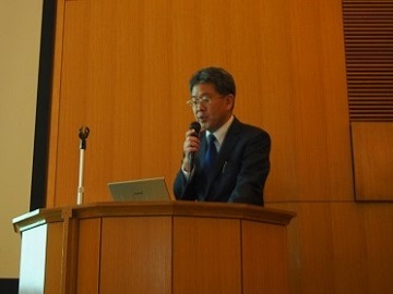 成果報告の様子の写真01