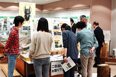 写真1：もりの展示ルーム公開の様子