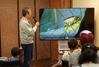研究成果ポスターの展示と上映会、体験会6