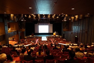 写真08:講演会会場内の全体の様子