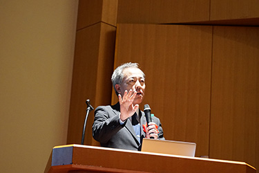 写真03:研究成果発表の様子