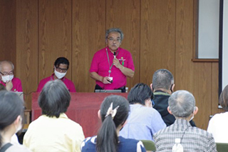 植物生態研究領域の奥田史郎による講演会の様子