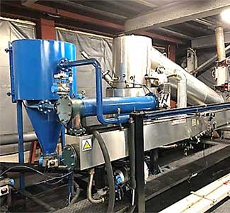 写真1-b：調査事例で導入されていた小型ガス化熱電併給装置その2
