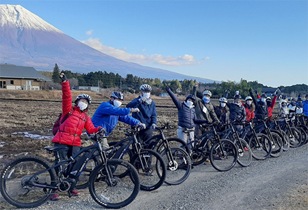 写真：富士山麓の森林空間を活用したプログラム