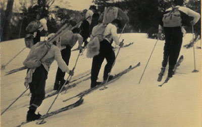 写真4：積雪調査へ出発